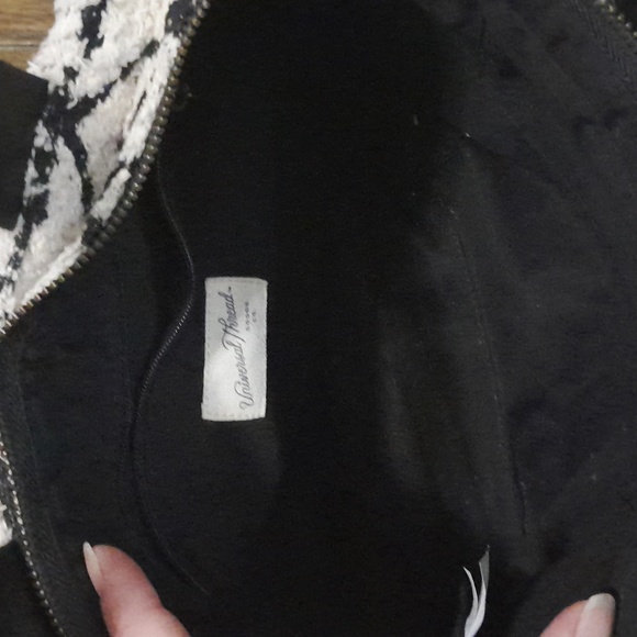 Universal Thread Bohemian Ivory Black Geometric Sherpa Shoulder/Handbag - Picture 3 of 6
